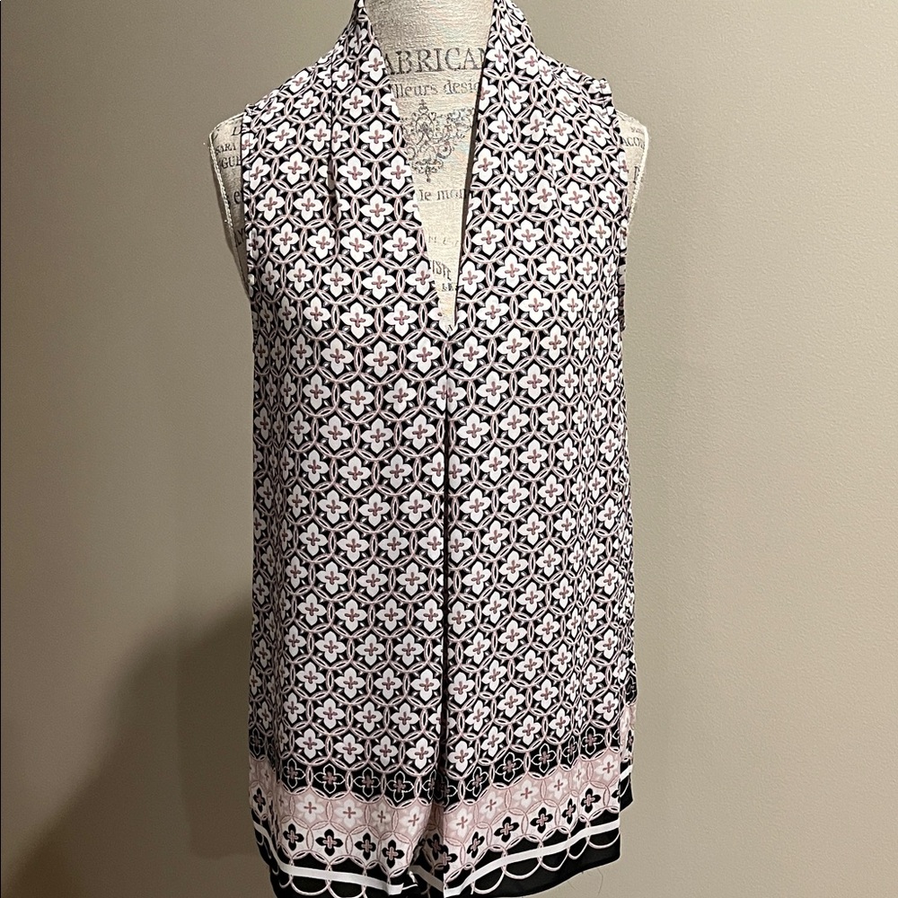 Max Studio Black and White Geometric Blouse